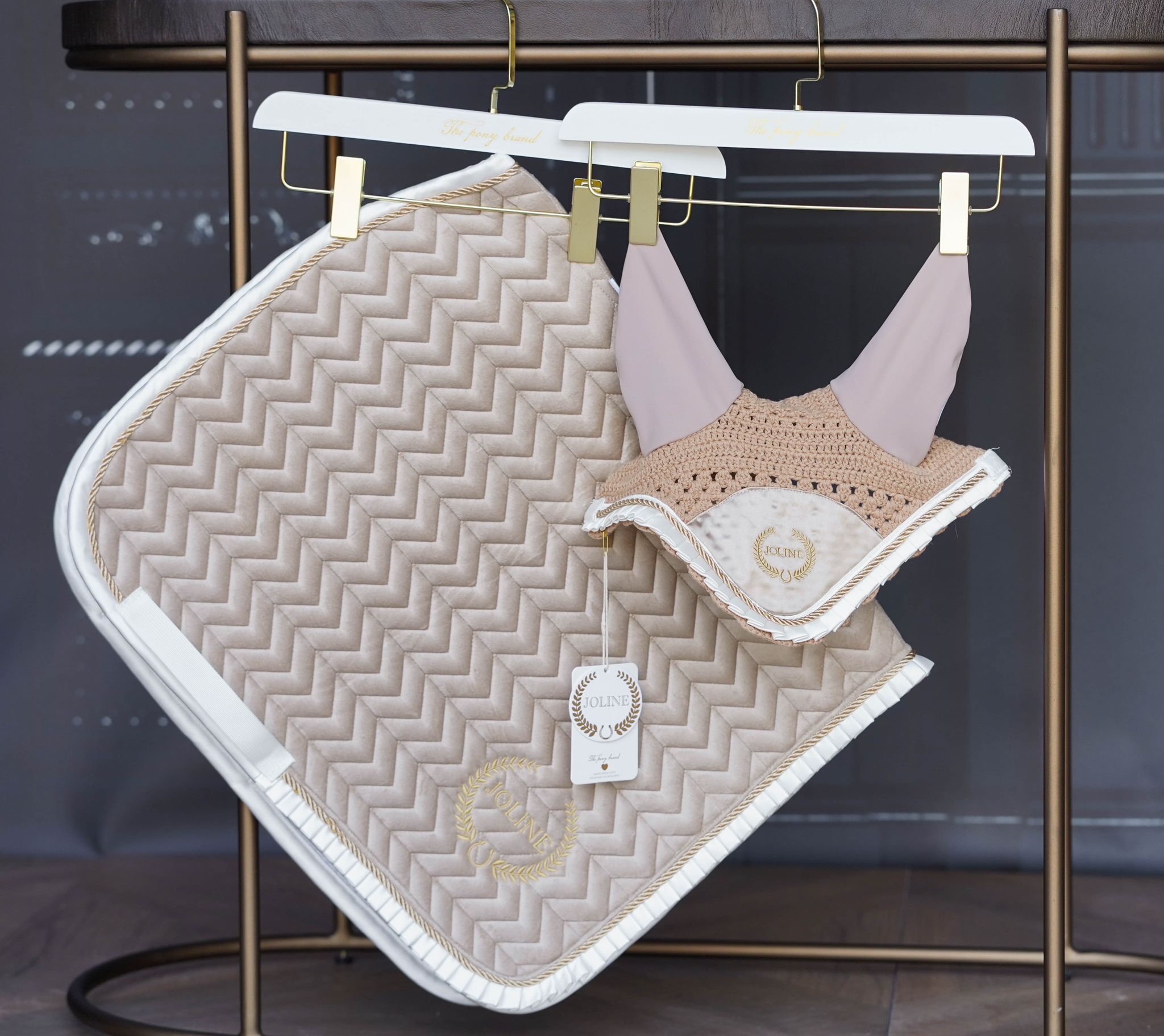 Beige Joline Sadelunderlag Very Big Pony - Joline Sadelunderlag  - 8721082136150